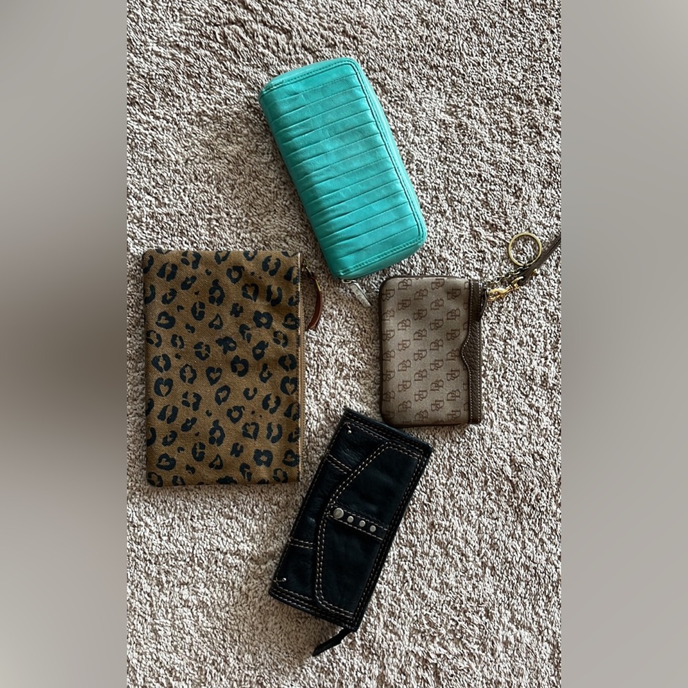 Bundle of wallets